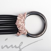Žiedo formos originalus kaklo papuošalas rožinė/mėlyna