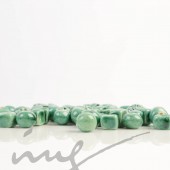 Rankų darbo keramikiniai karoliukai - skaisčiai žalia, 1,2mm skylute