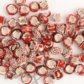 Rankų darbo keramikiniai karoliukai - raudona, 8 mm skylute